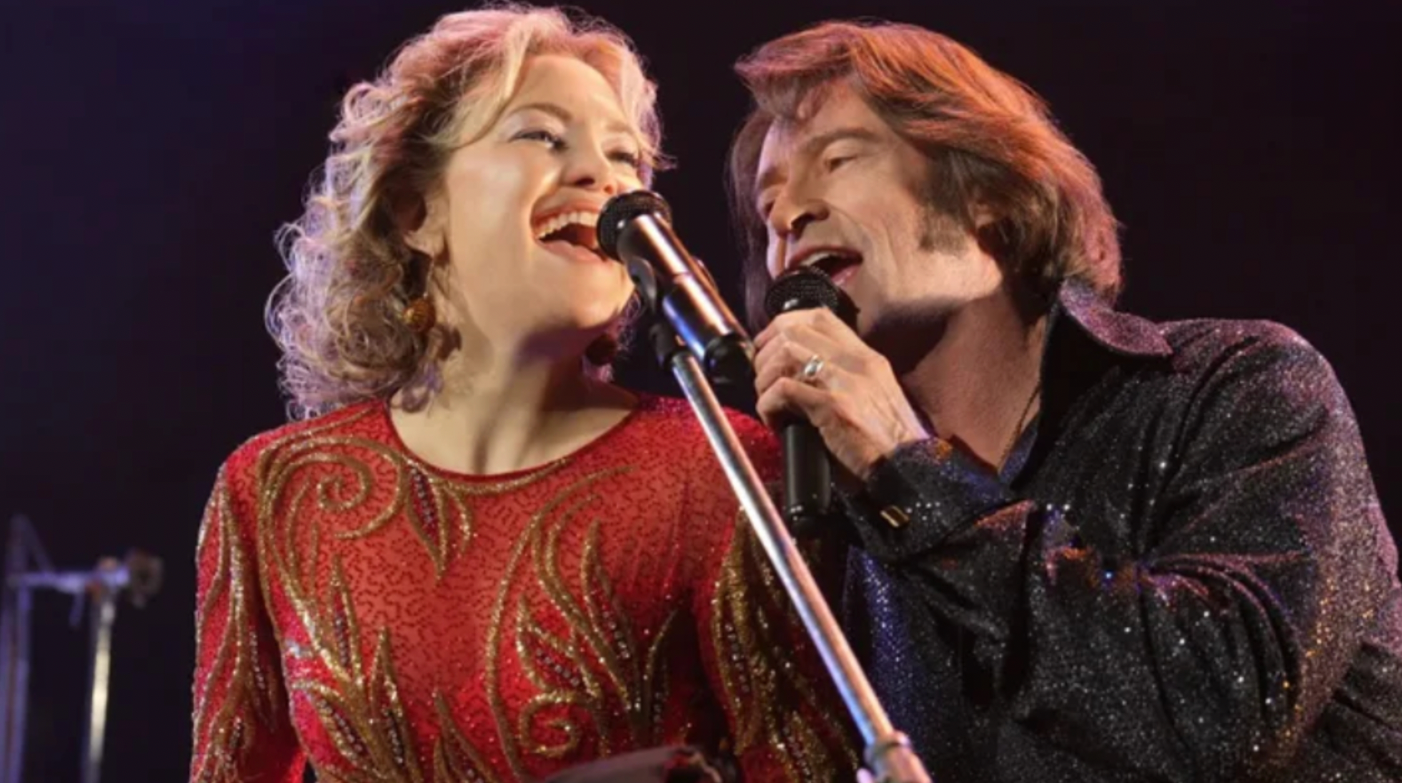 Una scena del film Song Sung Blue.