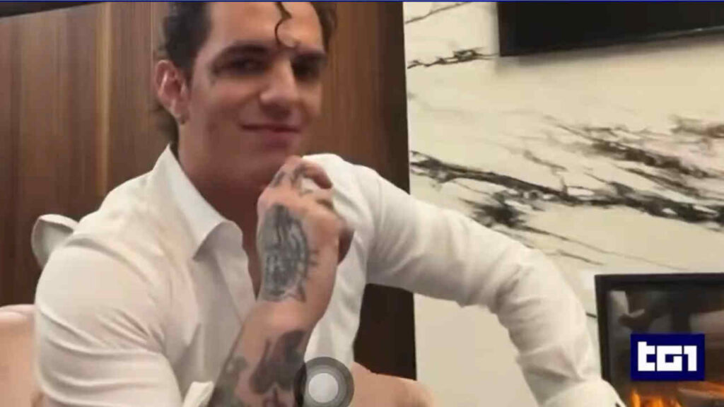 Sanremo 2026, l’annuncio del Tg1: Achille Lauro co-conduttore con Conti e Pausini Achille Lauro al Tg1