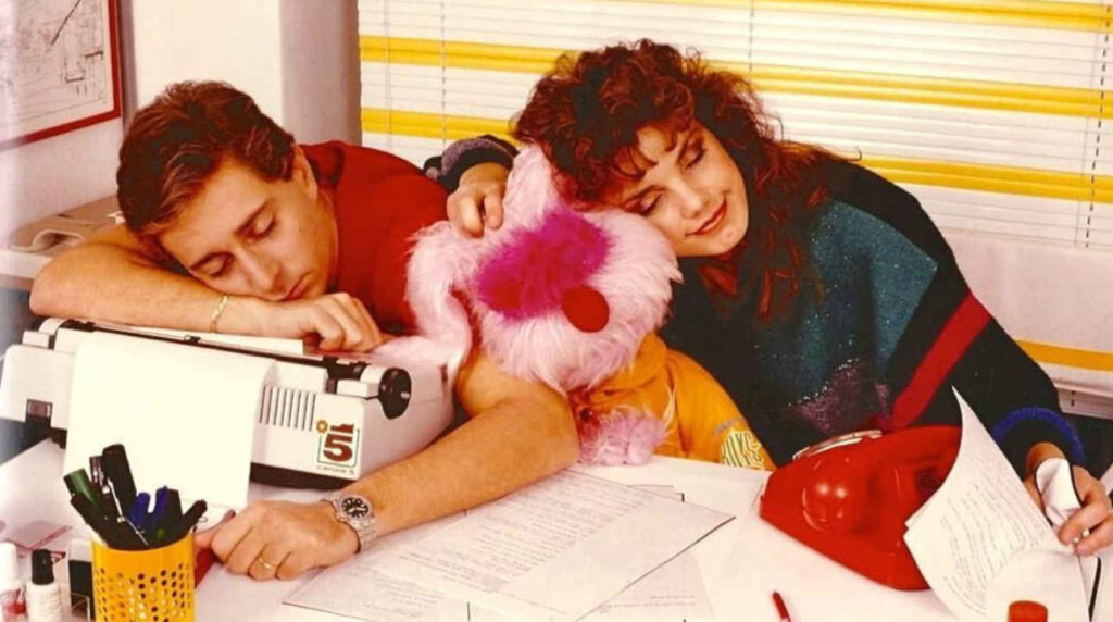 Paolo Bonolis e Manuela Blanchard con Uan dietro le quinte di Bim Bum Bam