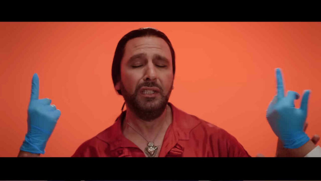 Checco Zalone nel video di Prostata Enflamada