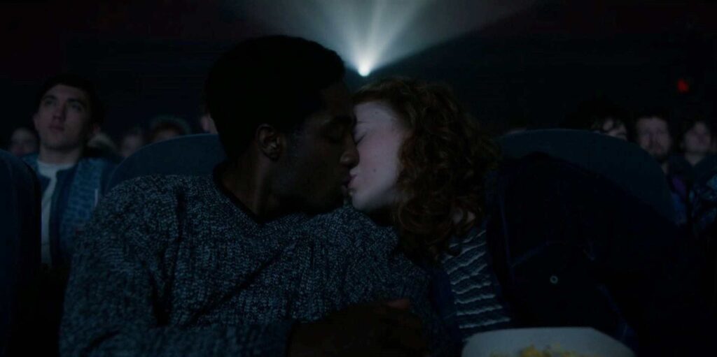 I Duffer SPIEGANO il finale di Stranger Things 5 (e rispondono alla domanda che tutti vi state facendo) Max bacia Lucas in Stranger Things 5