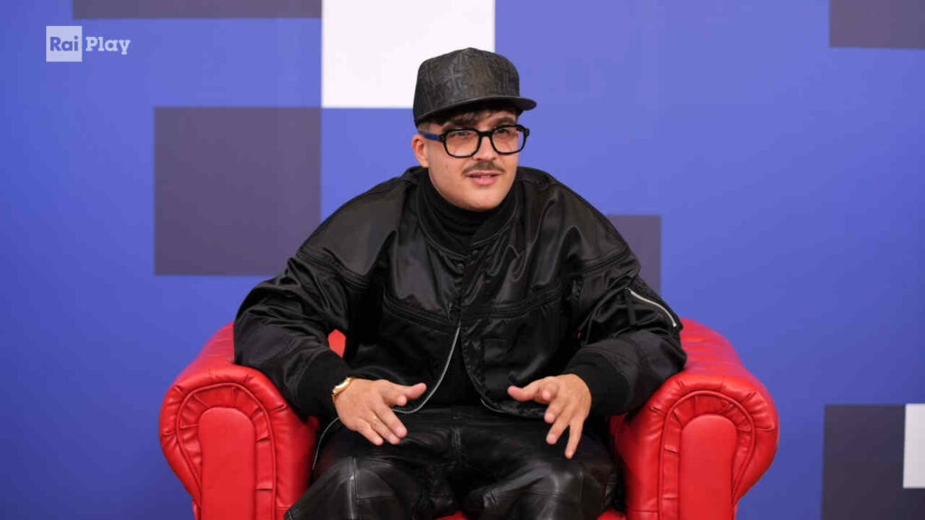 La Ruota della Fortuna mette in difficoltà Geolier: non sa rispondere a una domanda su se stesso Geolier