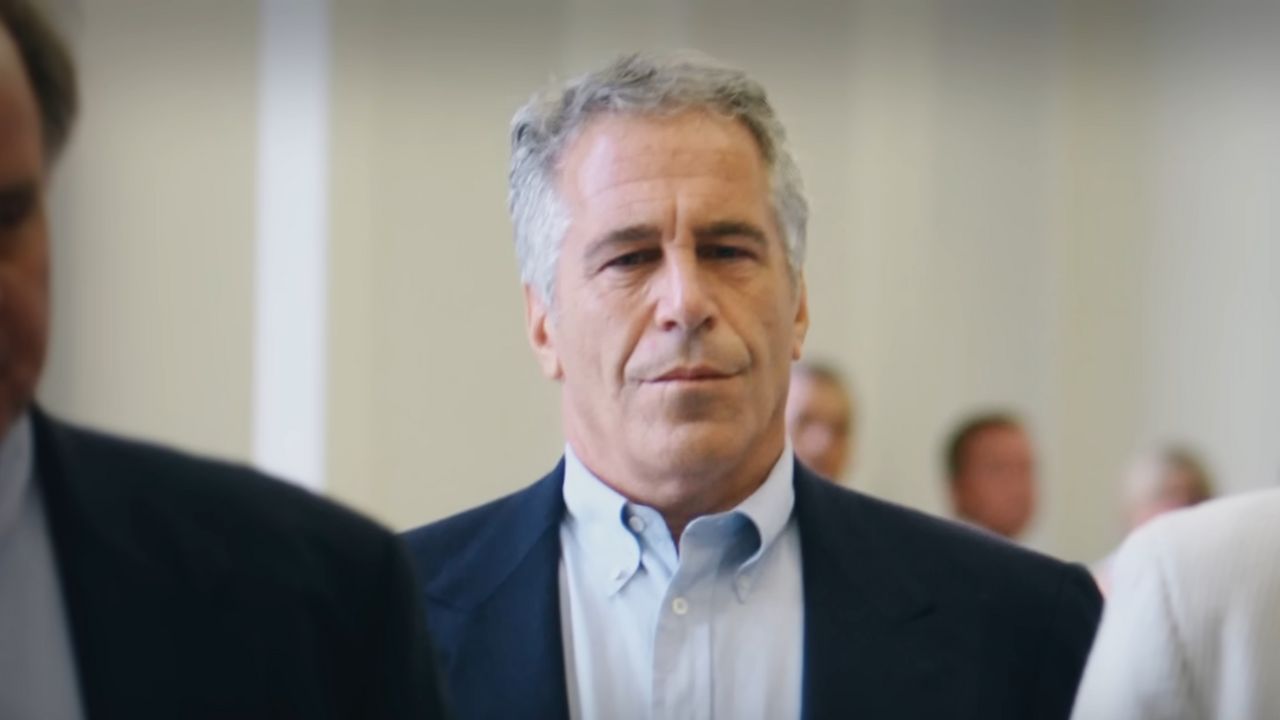 Una scena del documentario Netflix su Jeffrey Epstein (fonte: Netflix)
