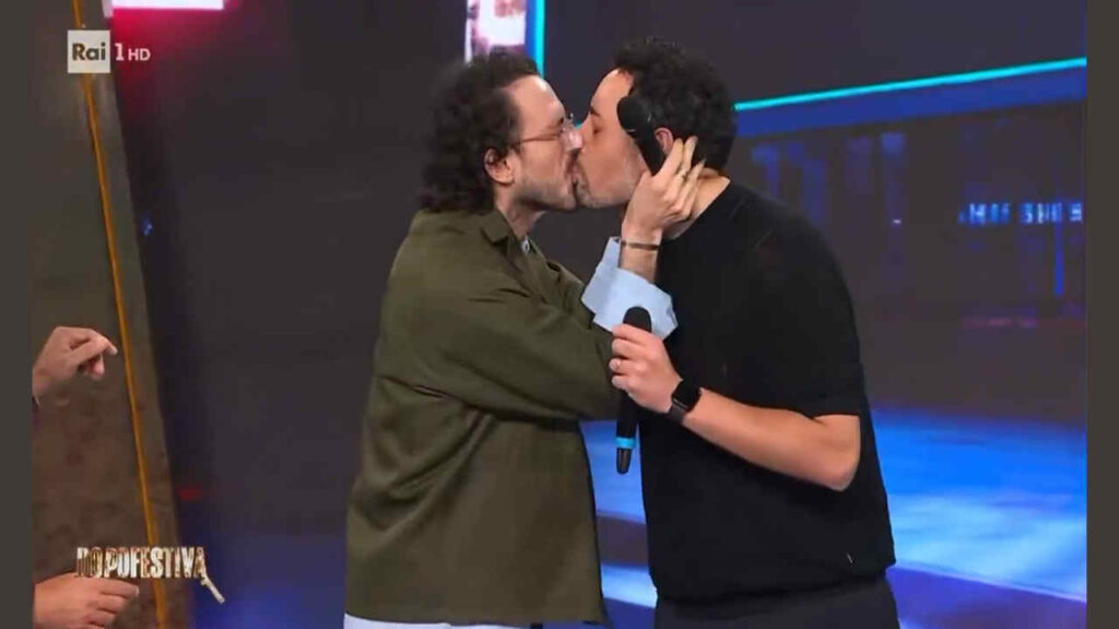 Il bacio tra Ciro e Fru al Dopofestival 2026