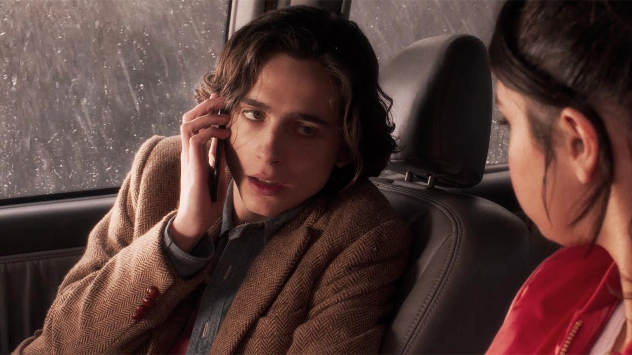 Timothée Chalamet in una scena di Un giorno di pioggia a New York.
