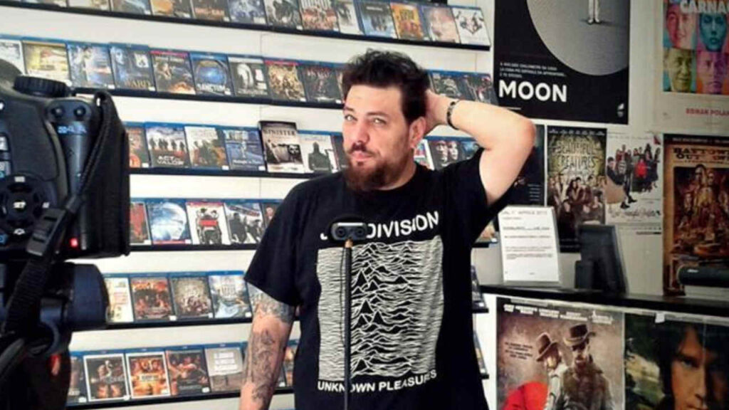 Federico Frusciante, l’aneddoto esilarante della signora e i biglietti dell’autobus: “Mi ha rotto..” (VIDEO) Federico Frusciante