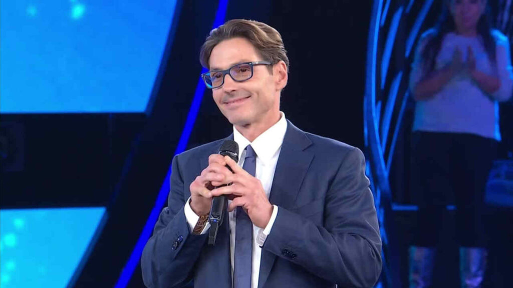 Mediaset porta Corona in tribunale: causa da 160 milioni, coinvolti De Filippi, Scotti e Pier Silvio Berlusconi Piersilvio Berlusconi