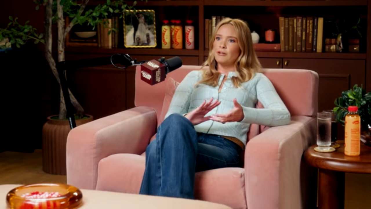 Sarah J. Maas a Call Her Daddy (fonte: Youtube)