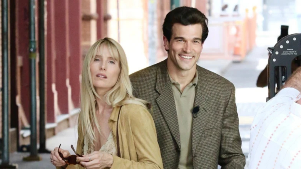 Dree Hemingway in Love Story: John F. Kennedy Jr. & Carolyn Bessette (fonte: Disney+)