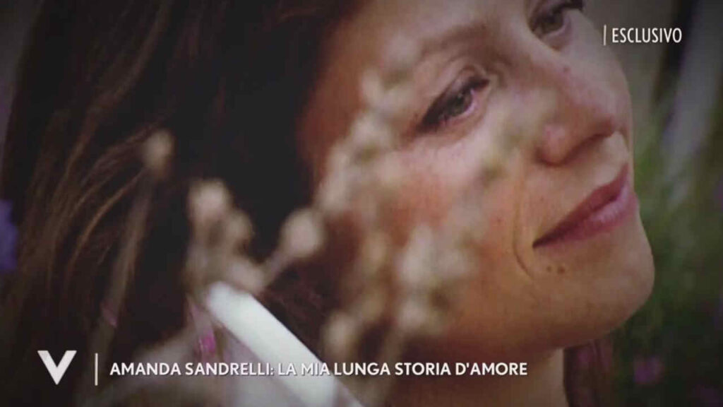 Perché Amanda Sandrelli non si chiama Paoli? Cosa accadde davvero alla nascita Amanda Sandrelli