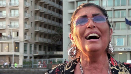 È morta Cinzia Oscar, la voce di “Nun so’ na bambola” conosciuta dai fan di Gomorra Cinzia Oscar