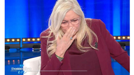 Mara Venier ricorda Enrica Bonaccorti e racconta l’episodio del “pesce finto”: “Era immangiabile, ridevamo come matte” Mara Venier a Domenica In