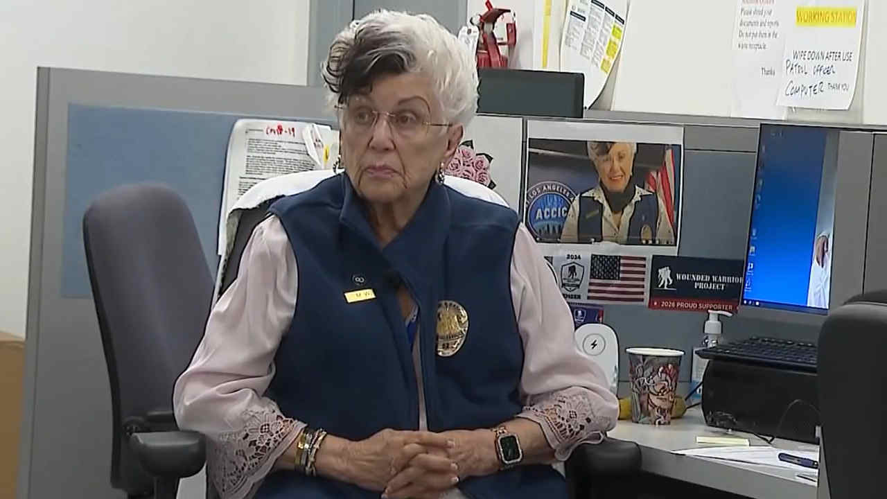 Marlene Willis, madre di Bruce, nel dipartimento di polizia di Los Angeles