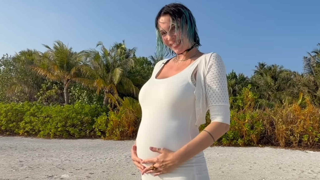 Rose Villain incinta