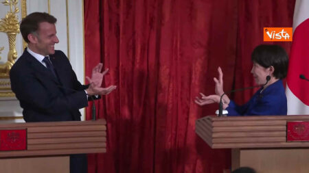 Emmanuel Macron e Sanae Takaichi fanno l'onda energetica di Dragon Ball