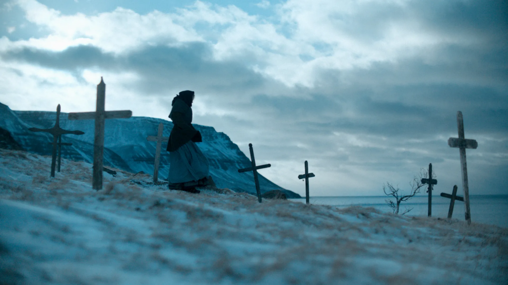 L’inverno più duro, la recensione: un horror che punta sull’atmosfera più che sulla paura Una scena de L’inverno più duro.