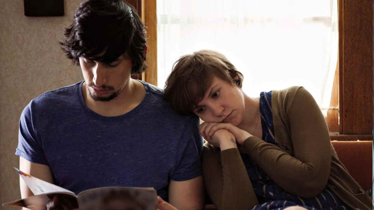 Lena Dunham e Adam Driver in Girls.