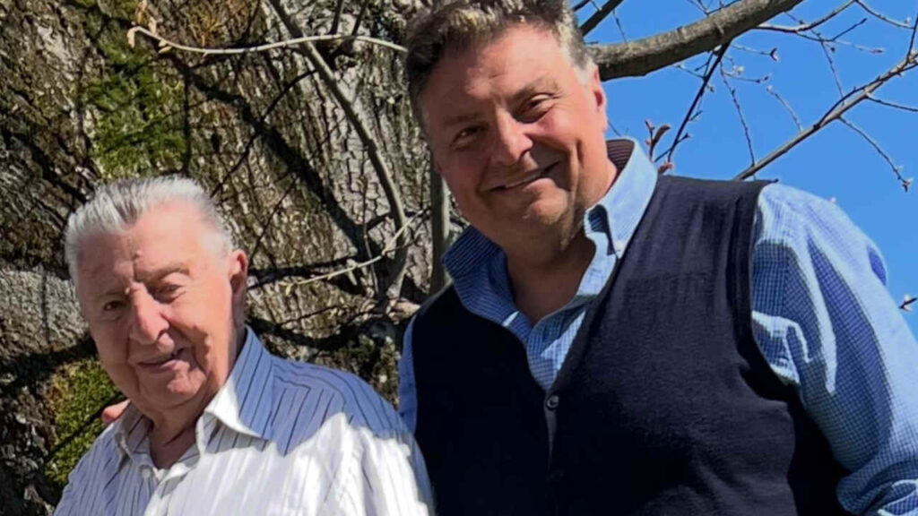 Claudio Lauretta piange il papà: travolto da un furgone il giorno dopo l’anniversario di matrimonio Claudio Lauretta e suo padre Domenico