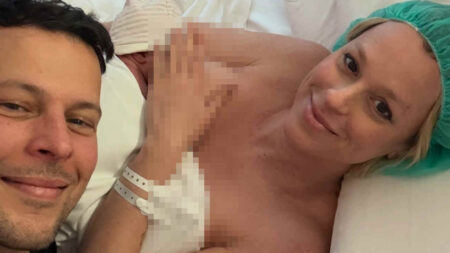 Federica Pellegrini e Matteo Giunta con la seconda figlia, Rachele