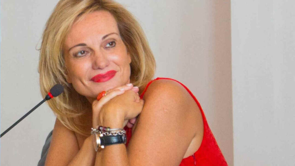 Addio a Lorenza Licenziati: Napoli perde il suo sorriso, il messaggio dei figli commuove Lorenza Licenziati