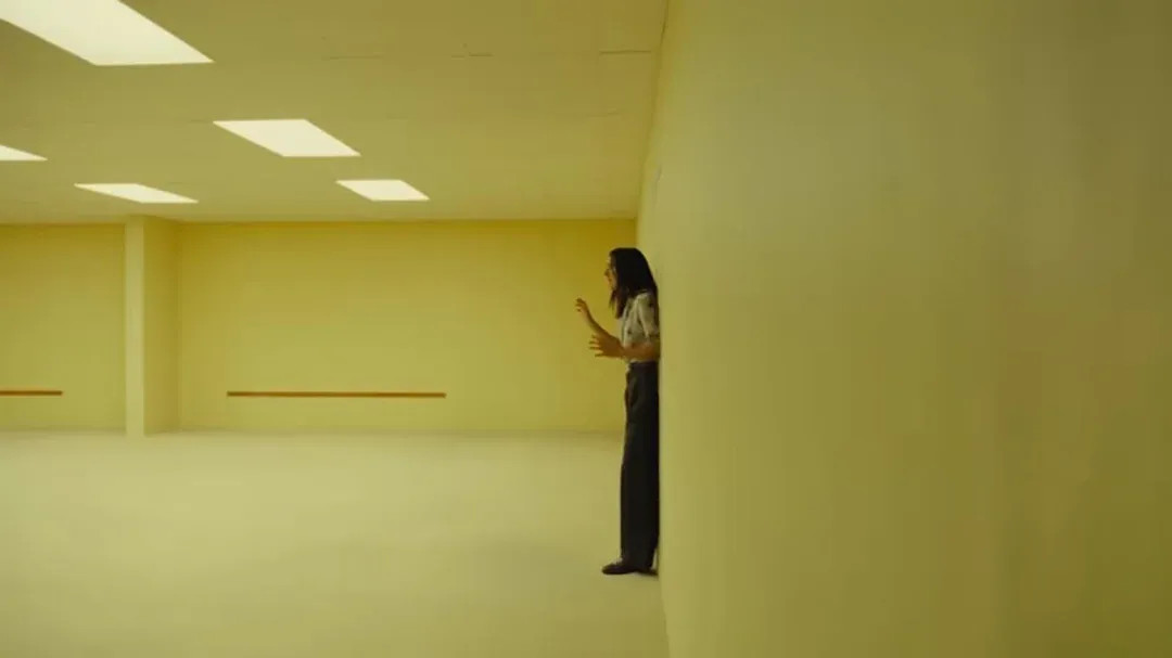 Una scena di Backrooms. Fonte: I Wonder Pictures.