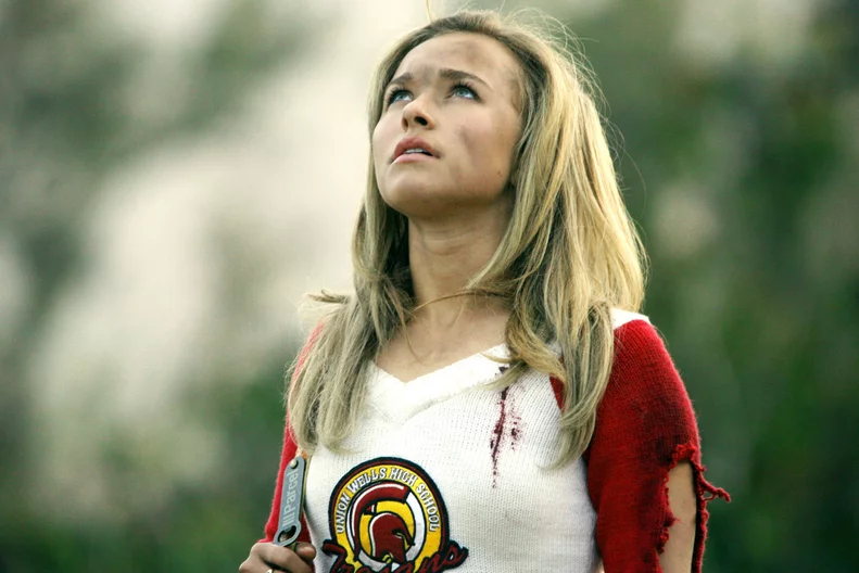 Hayden Panettiere in una scena della serie tv Heroes.