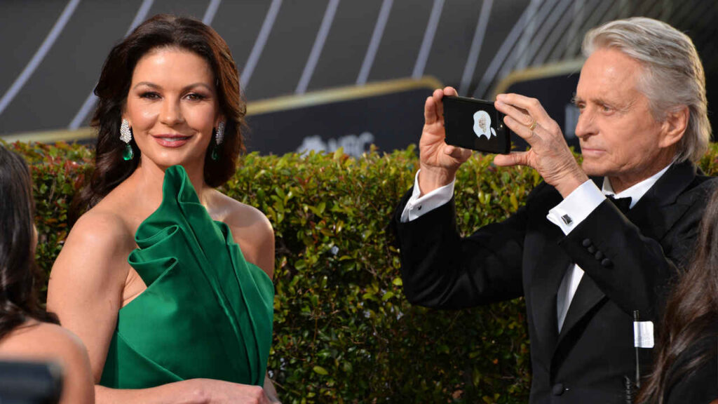 Roma conquista Hollywood: Michael Douglas e Catherine Zeta-Jones comprano casa nel centro storico (ed è un vero gioiello) Michael Douglas e Catherine Zeta Jones