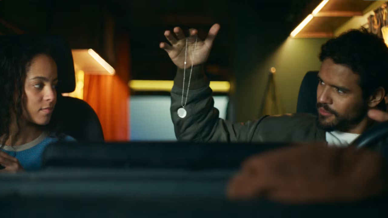 Una scena del film Passenger (2026)