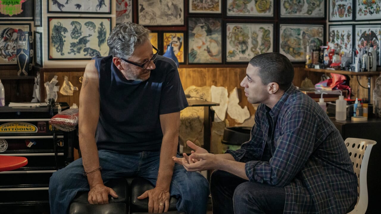Una scena della seconda stagione di Storia della mia famiglia. Fonte: Netflix.