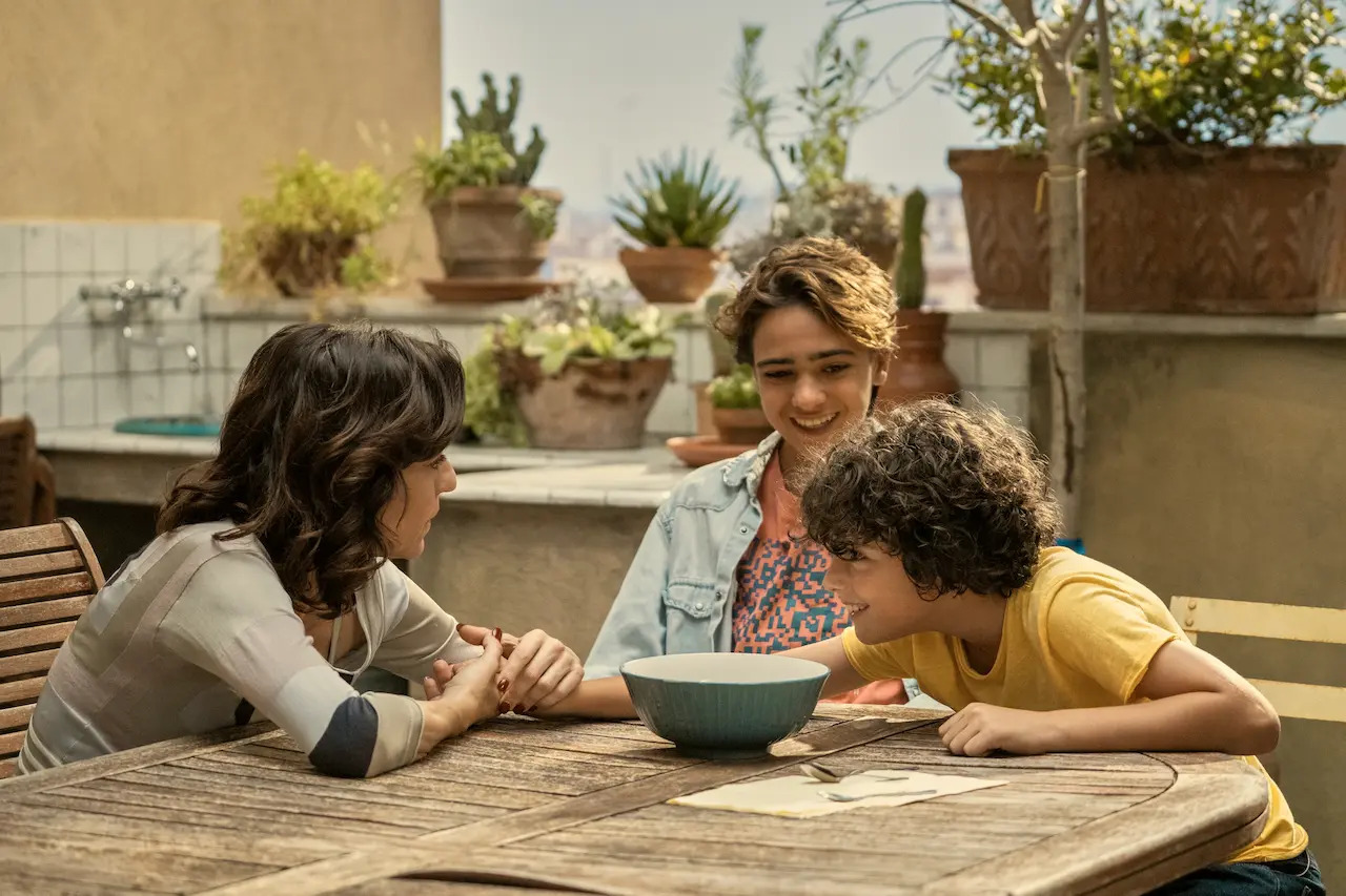 Una scena della seconda stagione di Storia della mia famiglia.