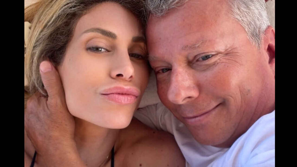 “È ricco e anche…”: la frase di Paola Caruso sul compagno di 60 anni in risposta alle critiche Paola Caruso e Fabio Talin