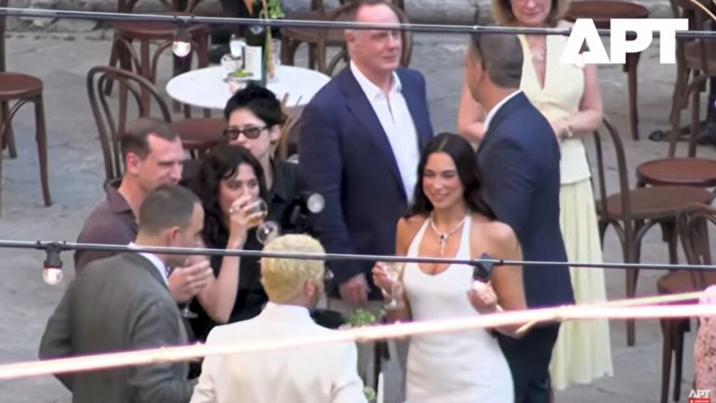 un momento del party di nozze di Dua Lipa