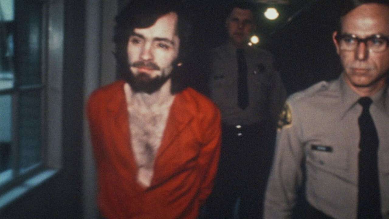 Un'immagine del docufilm Sophia Maddox in una scena di My Grandfather Charles Manson.