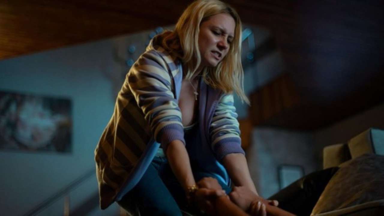 Una scena di Elize: Le ombre di una donna. 