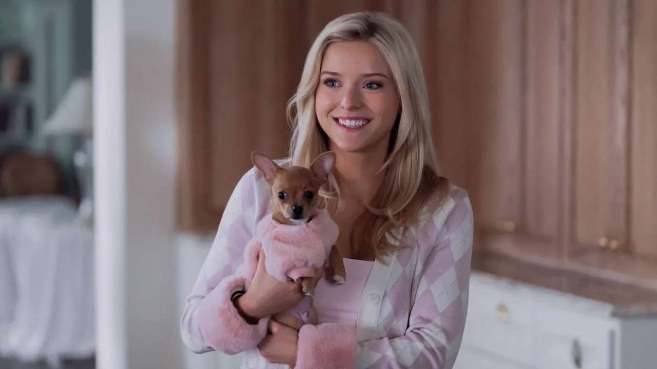 Lexi Minetree in una scena di Elle.