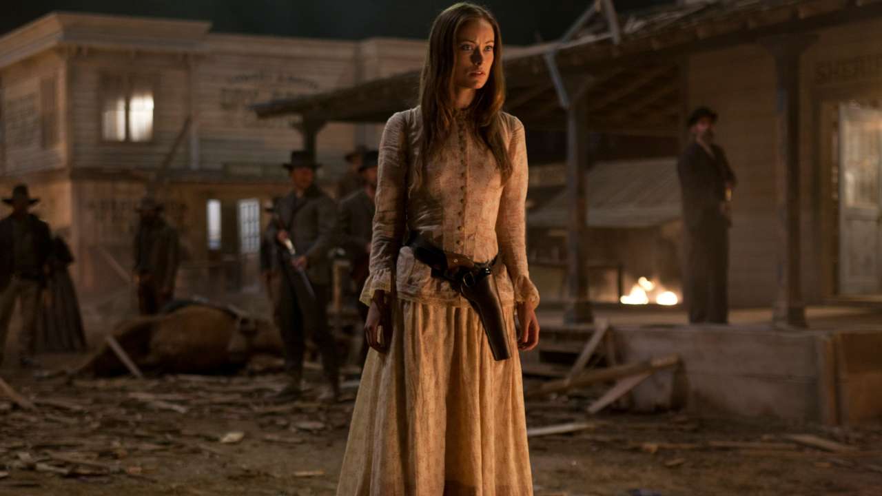 Olivia Wilde in una scena di Cowboys & Aliens.