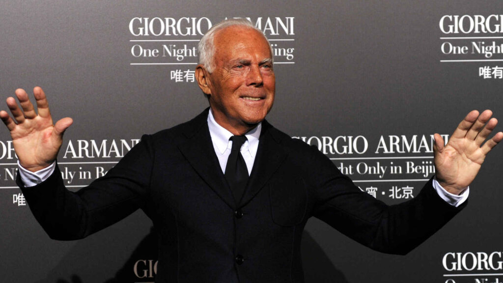 Giorgio Armani ad una sfilata in Cina, nel 2012