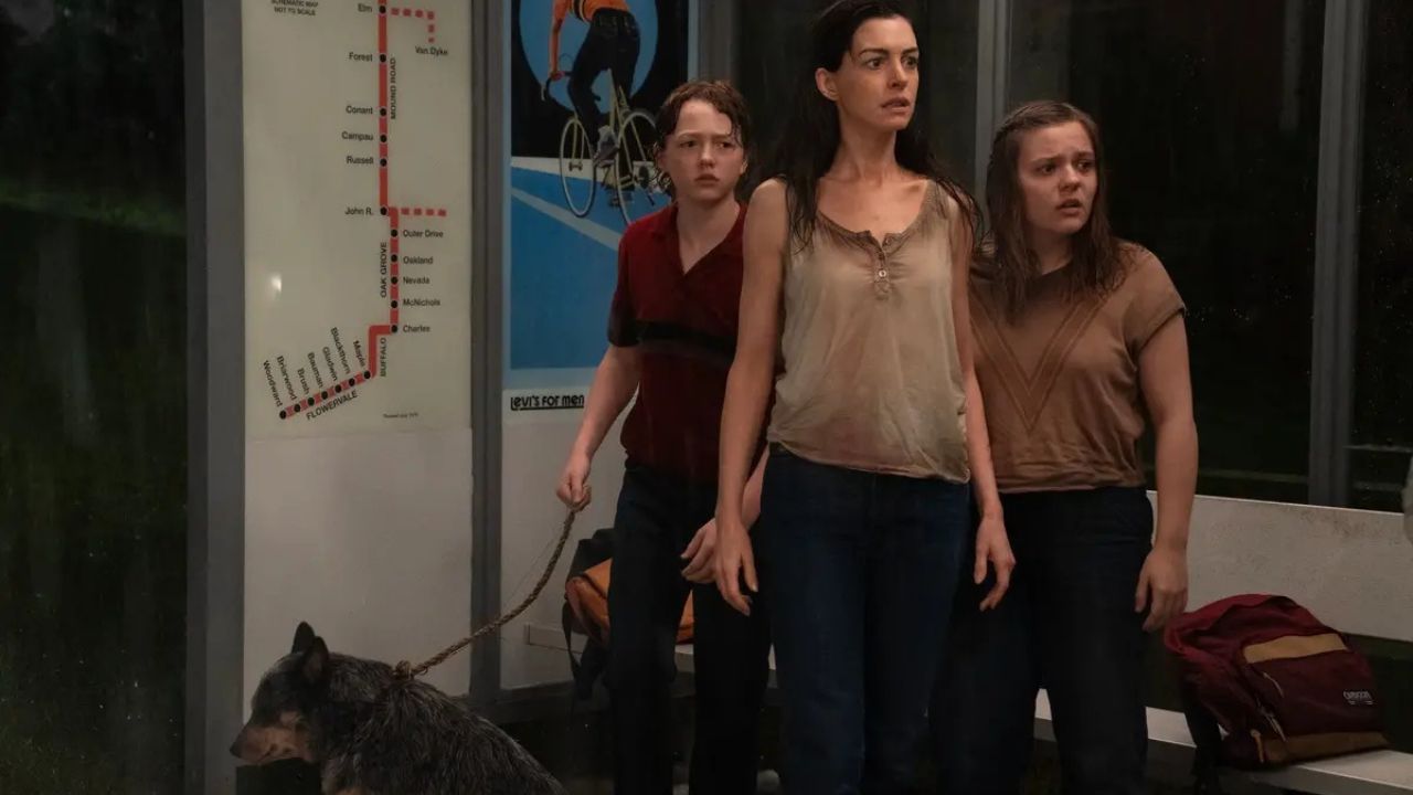 Una scena di La Fine di Oak Street (fonte: Warner Bros. Pictures.)