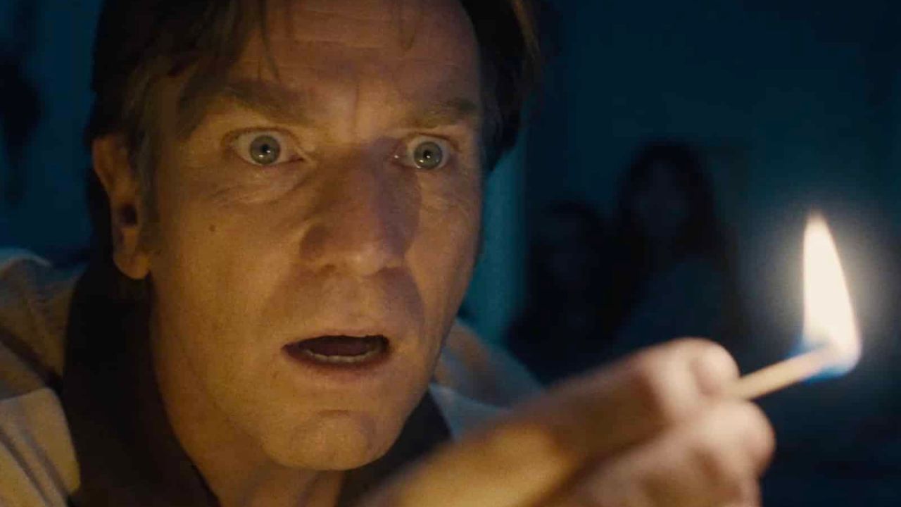Una scena di La Fine di Oak Street (fonte: Warner Bros. Pictures.)