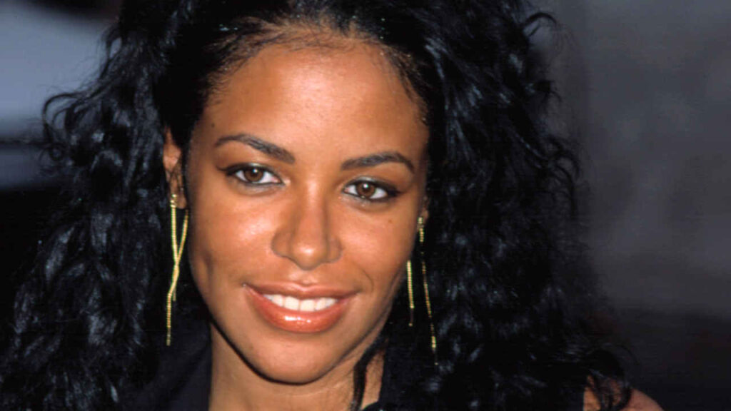 La cantante e attrice Aaliyah alla premiere di The Others