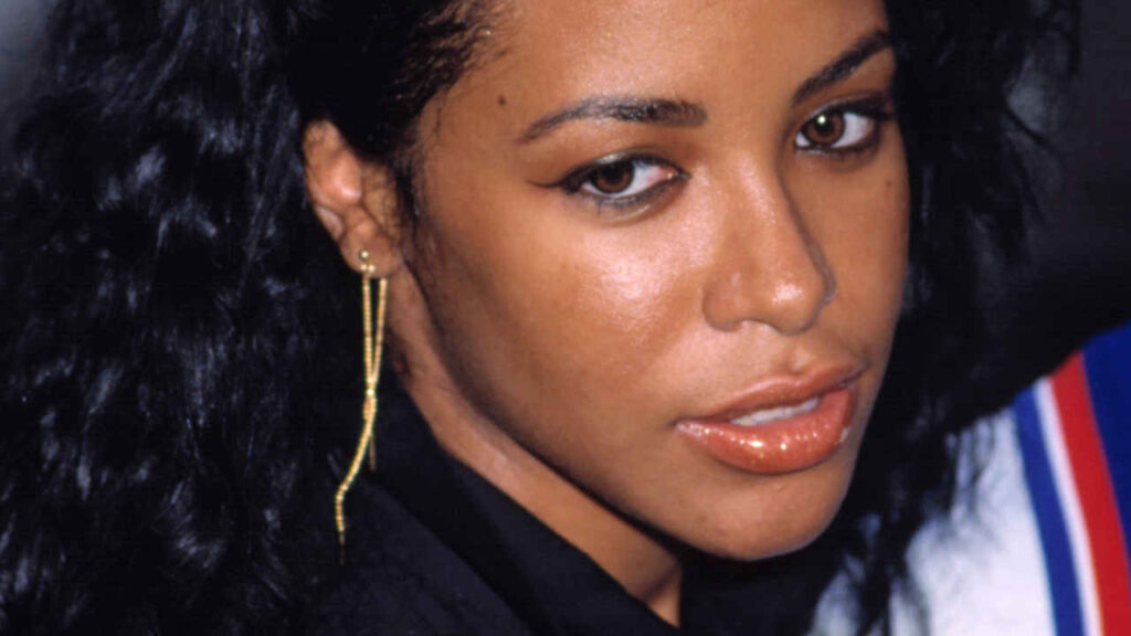 “Non mi piace questo aereo”: l’ultimo messaggio di Aaliyah prima della tragedia Aalyah alla premiere di The Others nel 2001