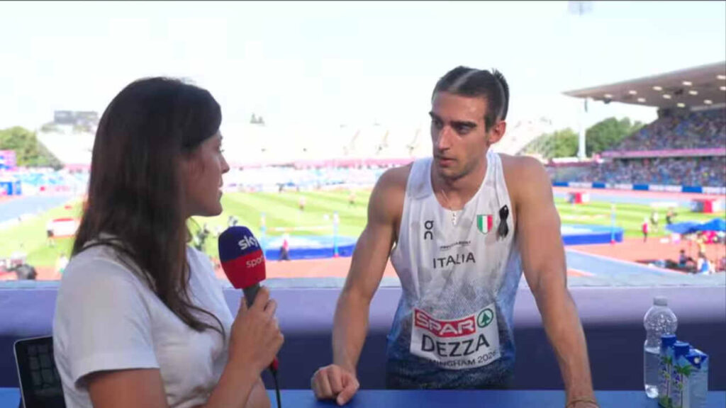 Filippo Dezza con i capelli rasati a croce agli Europei di Atletica 2026