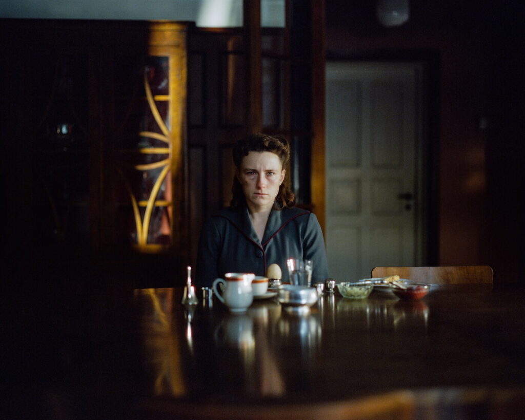 Una scena di Woman Unknown.