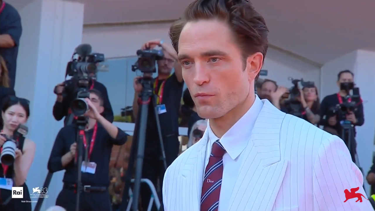 Robert Pattinson sul red carpet di Venezia 2026
