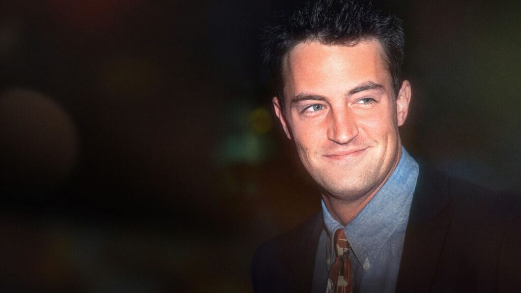 The One About Matthew Perry: il dolore dietro il sorriso di Chandler Bing Un immagine del documentario The One About Matthew Perry
