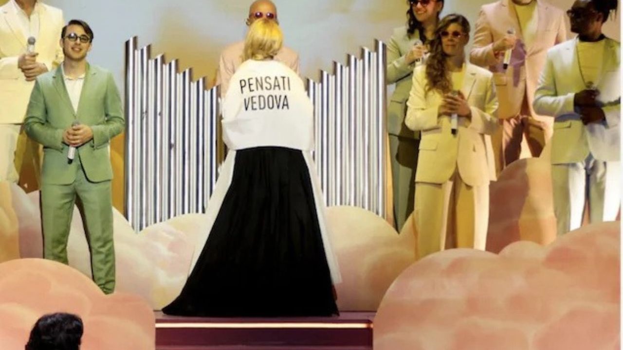 Un momento di R.I.P. - Roast in Peace. Fonte: Prime Video.