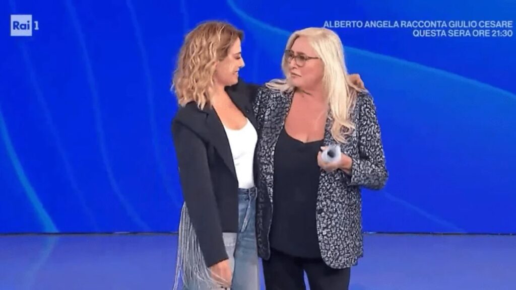 Barbara d’Urso mette fine al triangolo con Ornella Muti e Pasquale La Rocca: “La telenovela è finita” Barbara D'Urso e Mara Venier a Domenica In.